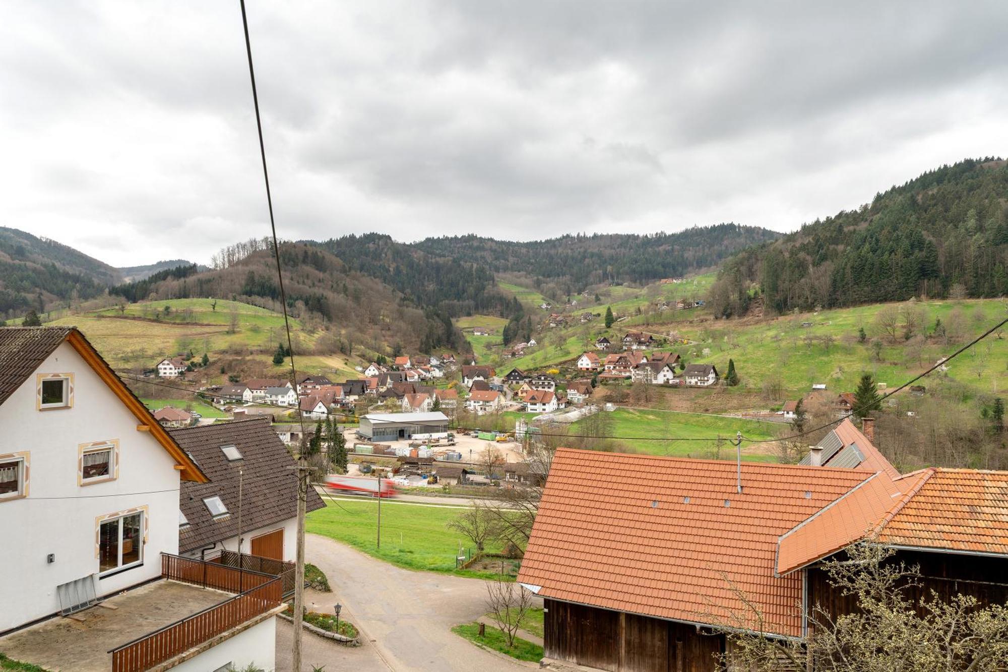 Apartamento Haus Am Schroffen Ottenhofen im Schwarzwald Exterior foto