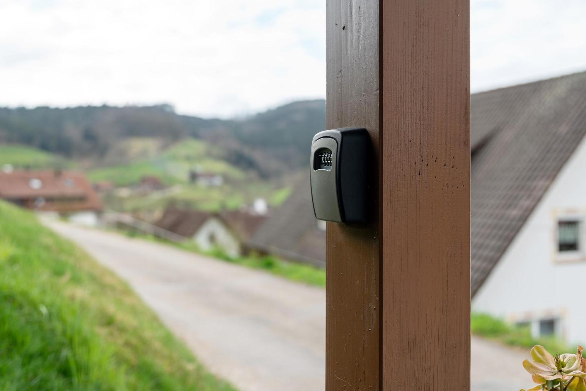 Apartamento Haus Am Schroffen Ottenhofen im Schwarzwald Exterior foto